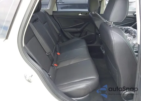 2019 Volkswagen Jetta 1.4T R-Line/1.4T S/1.4T Se z USA, uszkodzony, nr VIN 3VWC57BU3KM245752